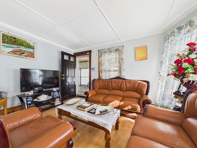 10 Jefferson Ave, Taunton, MA 02780