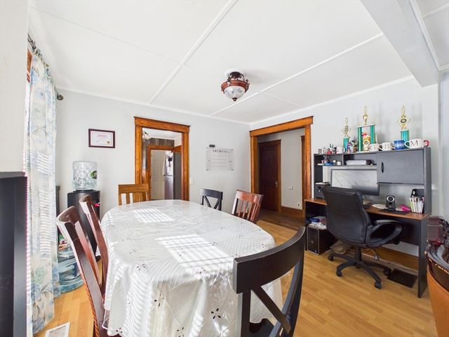 10 Jefferson Ave, Taunton, MA 02780