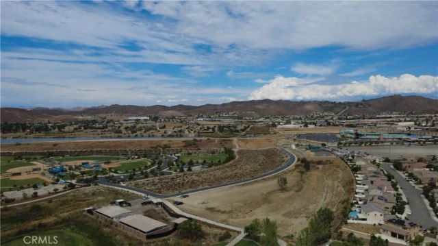 29306 Royal Aberdeen, Lake Elsinore, CA 92530