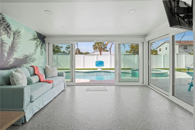 208 84TH STREET, Holmes Beach, FL 34217