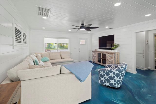 208 84TH STREET, Holmes Beach, FL 34217