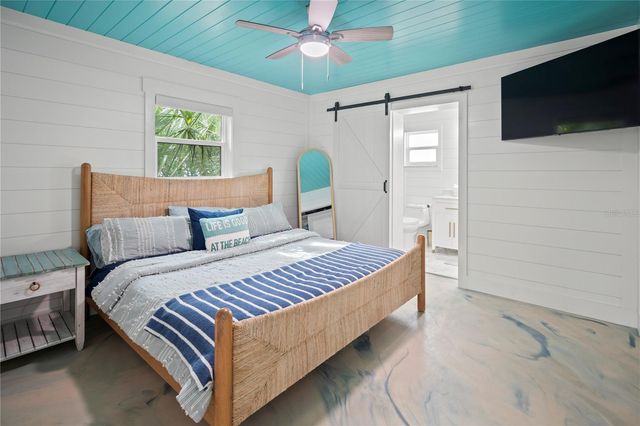 208 84TH STREET, Holmes Beach, FL 34217