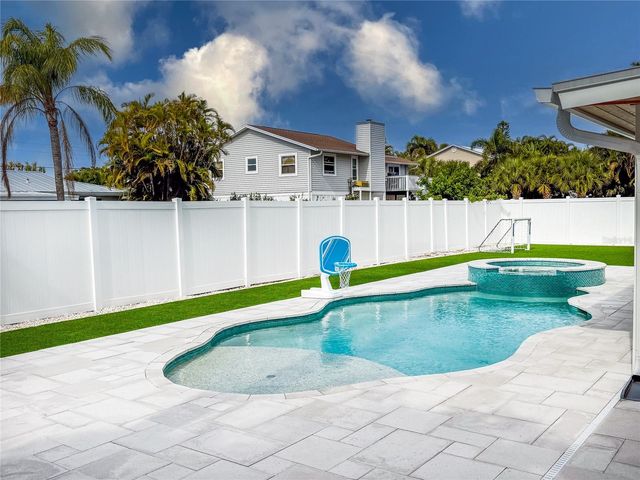 208 84TH STREET, Holmes Beach, FL 34217