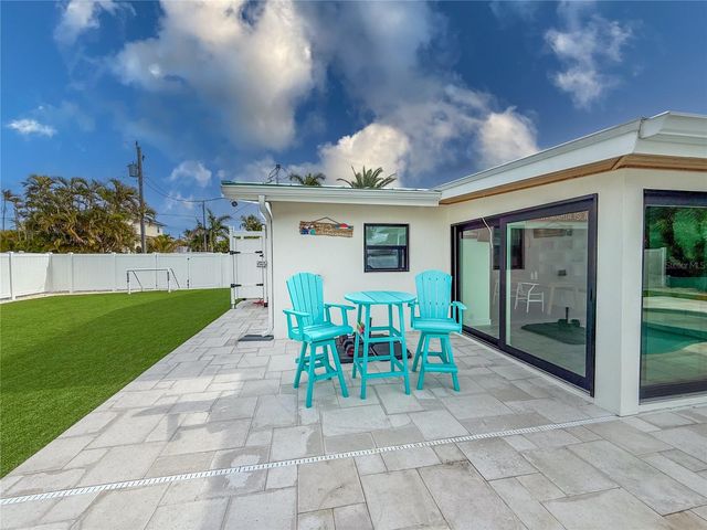 208 84TH STREET, Holmes Beach, FL 34217