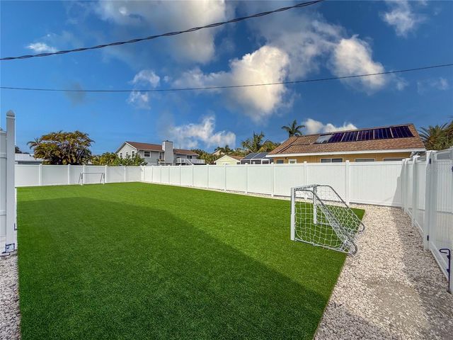 208 84TH STREET, Holmes Beach, FL 34217