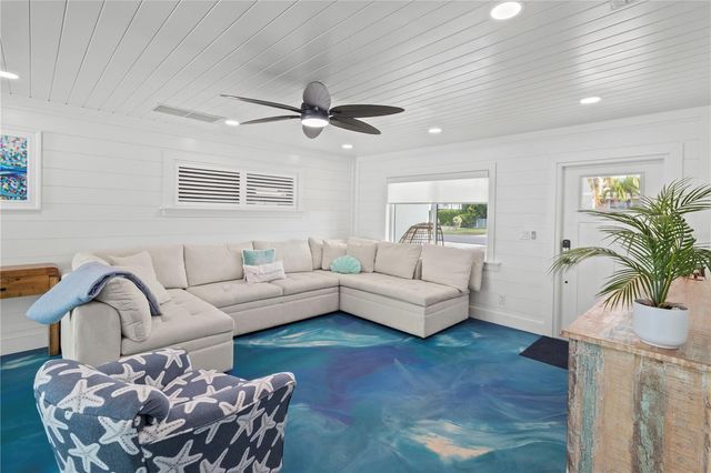 208 84TH STREET, Holmes Beach, FL 34217