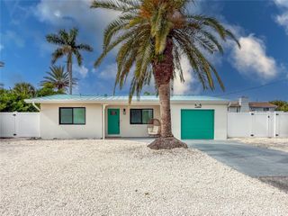 208 84TH STREET, Holmes Beach, FL 34217
