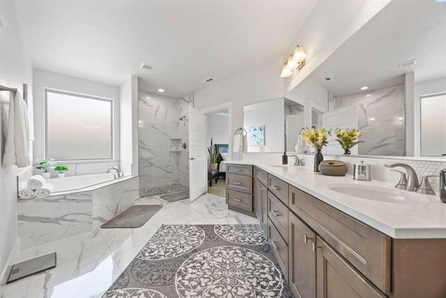 7185 Corsica Street, West Richland, WA 99353