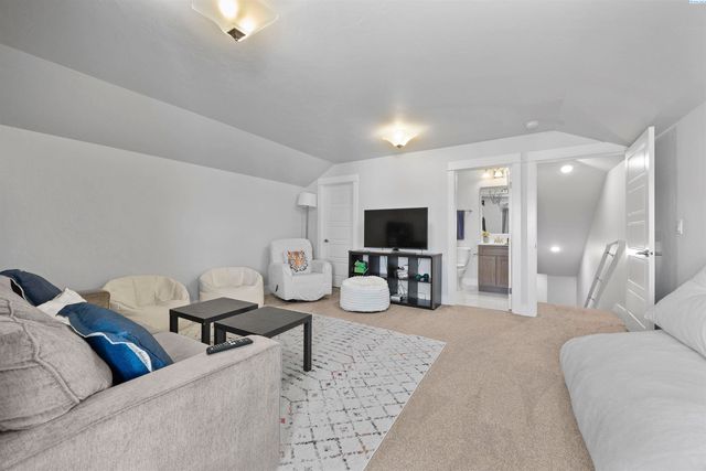 7185 Corsica Street, West Richland, WA 99353