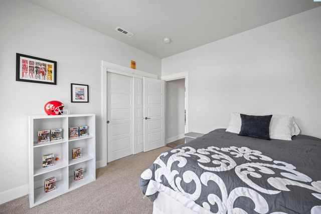 7185 Corsica Street, West Richland, WA 99353