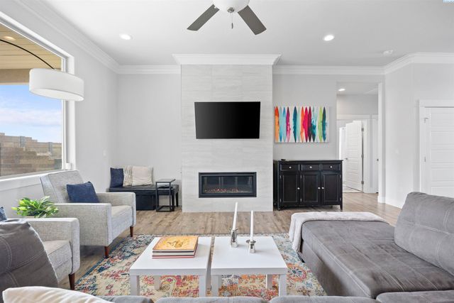 7185 Corsica Street, West Richland, WA 99353