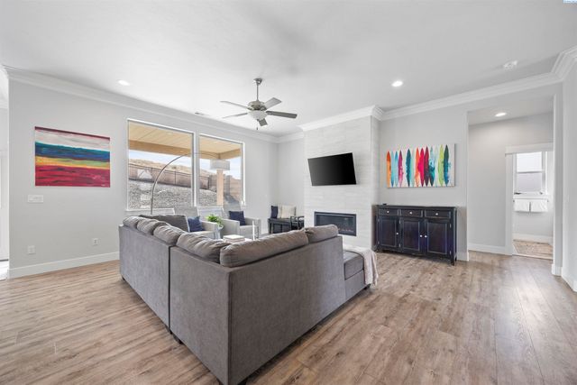 7185 Corsica Street, West Richland, WA 99353