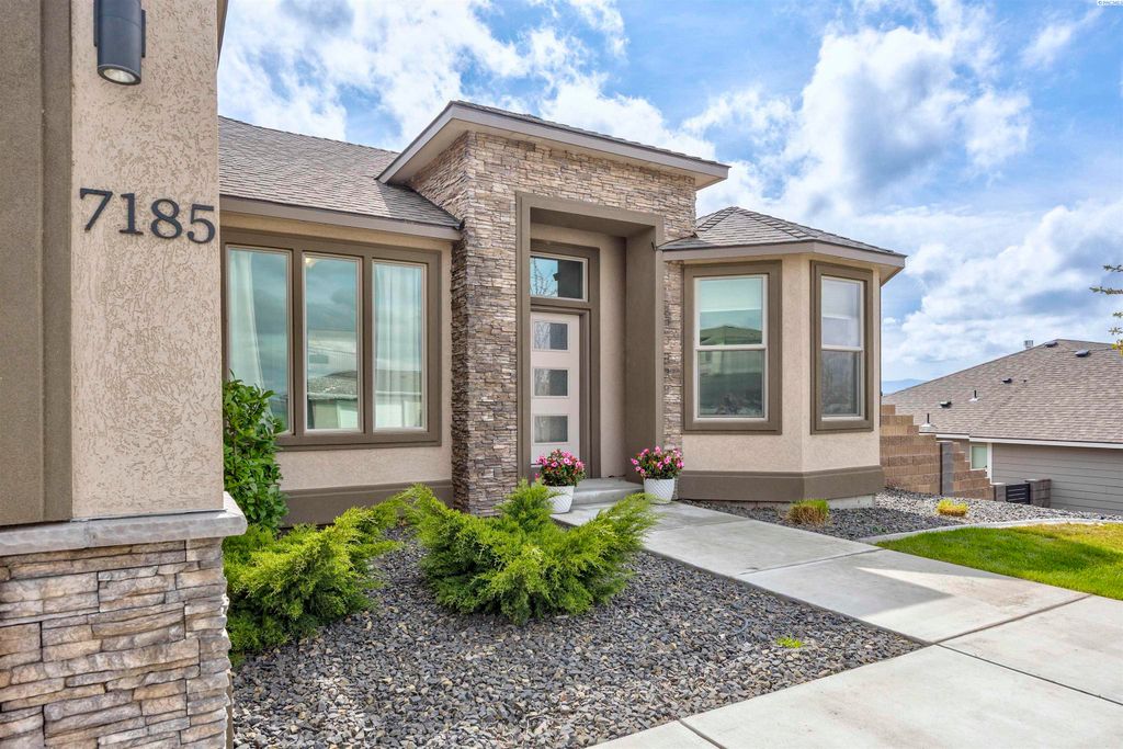7185 Corsica Street, West Richland, WA 99353