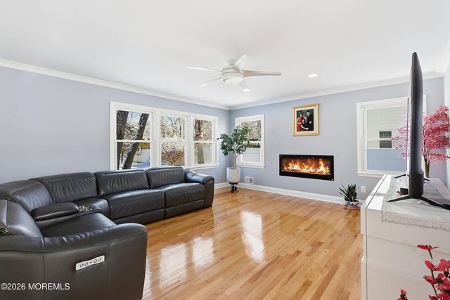 26 Oxford Lane, Eatontown, NJ 07724