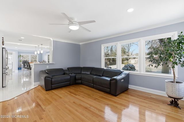 26 Oxford Lane, Eatontown, NJ 07724