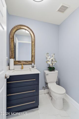 26 Oxford Lane, Eatontown, NJ 07724