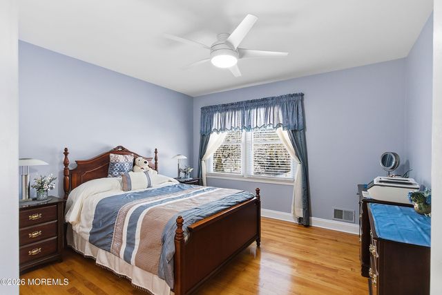 26 Oxford Lane, Eatontown, NJ 07724