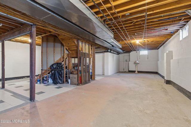 26 Oxford Lane, Eatontown, NJ 07724