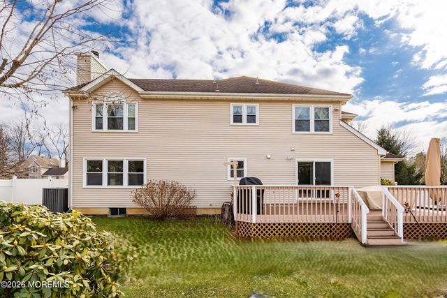 26 Oxford Lane, Eatontown, NJ 07724