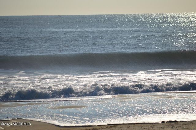 26 Oxford Lane, Eatontown, NJ 07724