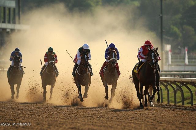 26 Oxford Lane, Eatontown, NJ 07724