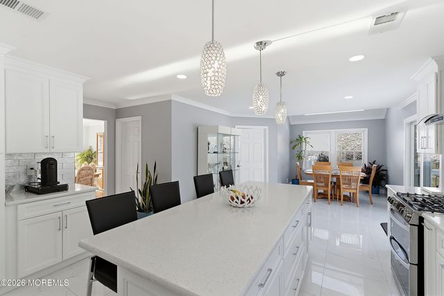 26 Oxford Lane, Eatontown, NJ 07724