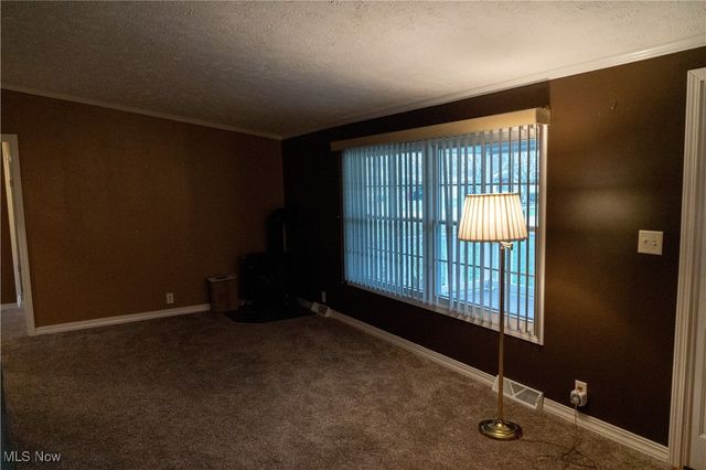 337 Pin Oak Circle, Elyria, OH 44035