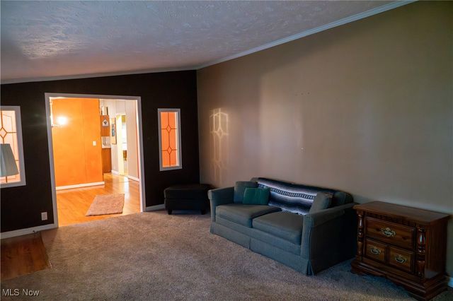 337 Pin Oak Circle, Elyria, OH 44035