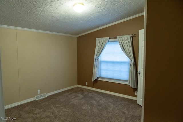 337 Pin Oak Circle, Elyria, OH 44035