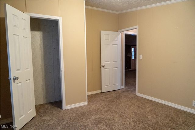 337 Pin Oak Circle, Elyria, OH 44035