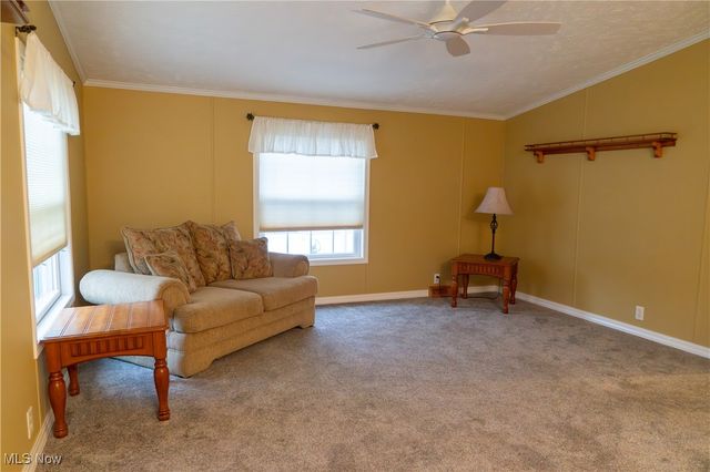 337 Pin Oak Circle, Elyria, OH 44035