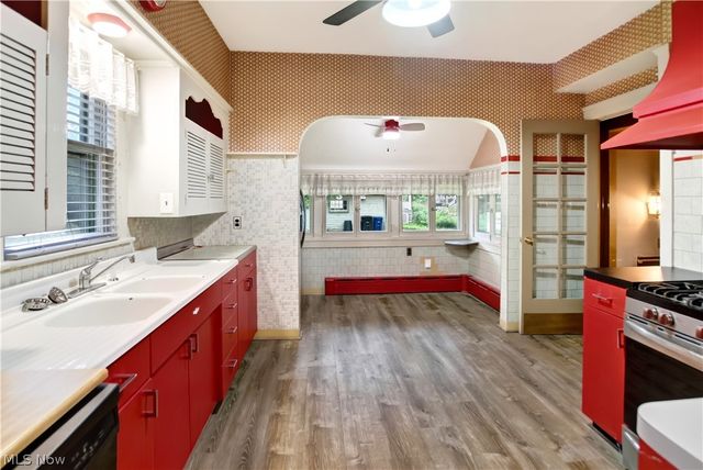 16317 Clifton Boulevard, Lakewood, OH 44107