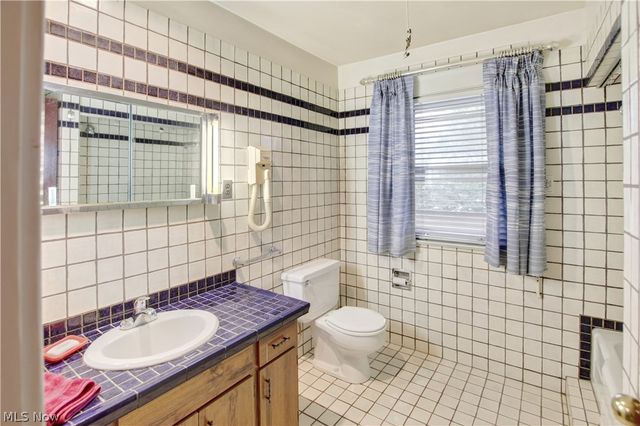 16317 Clifton Boulevard, Lakewood, OH 44107