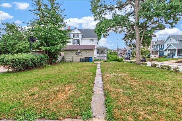 16317 Clifton Boulevard, Lakewood, OH 44107