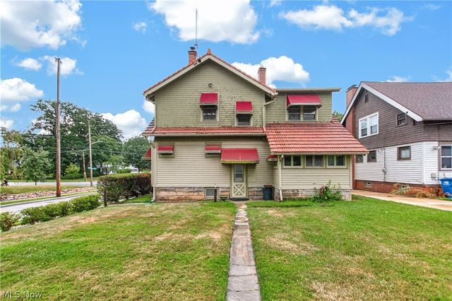 16317 Clifton Boulevard, Lakewood, OH 44107
