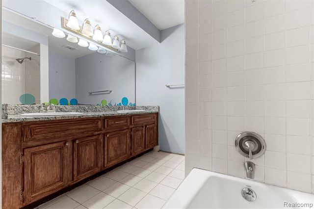 21257 Woodfarm Drive, Northville, MI 48167