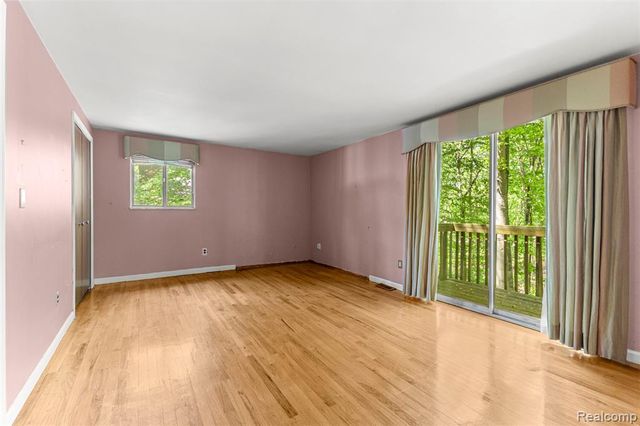21257 Woodfarm Drive, Northville, MI 48167