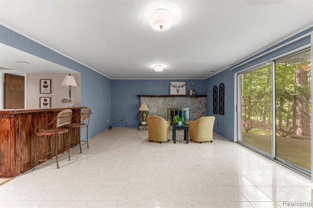 21257 Woodfarm Drive, Northville, MI 48167
