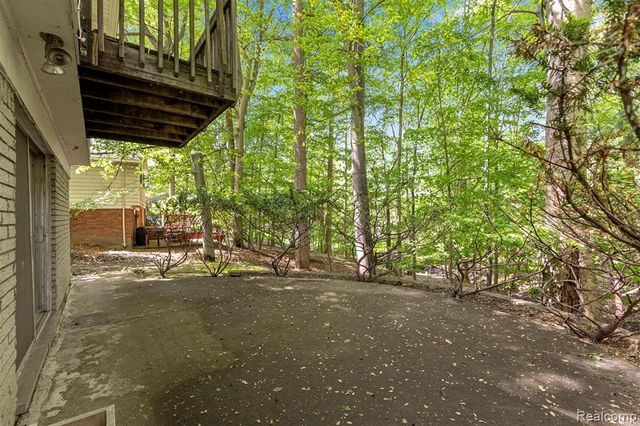 21257 Woodfarm Drive, Northville, MI 48167