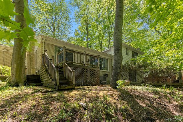 21257 Woodfarm Drive, Northville, MI 48167