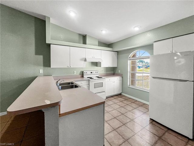 1909 SW Santa Barbara PL # 1909, Cape Coral, FL 33991