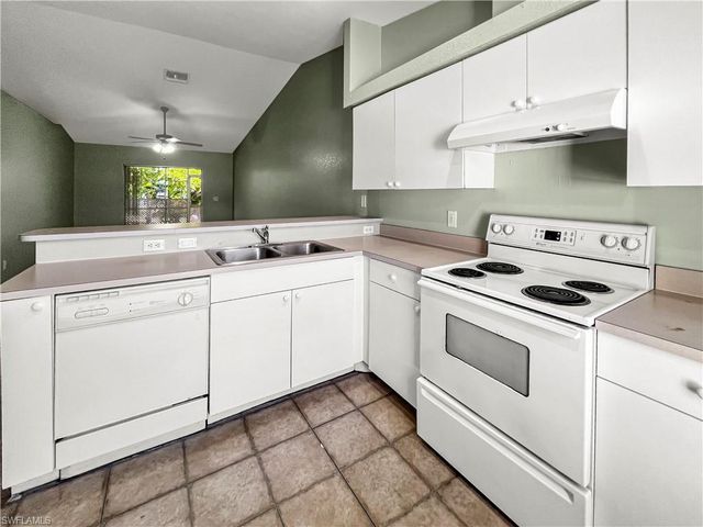 1909 SW Santa Barbara PL # 1909, Cape Coral, FL 33991