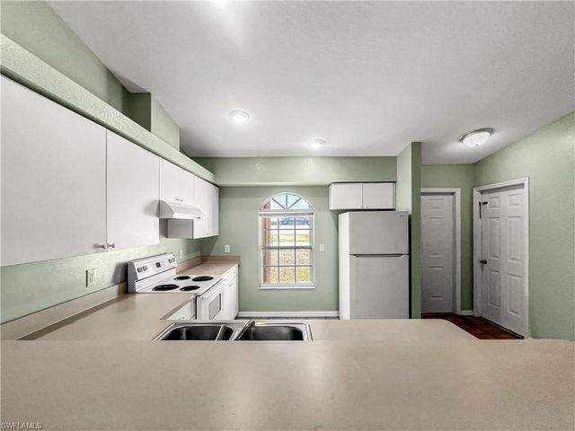 1909 SW Santa Barbara PL # 1909, Cape Coral, FL 33991