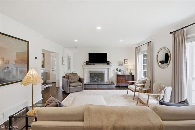15712 Chadbourne Road, Shaker Heights, OH 44120