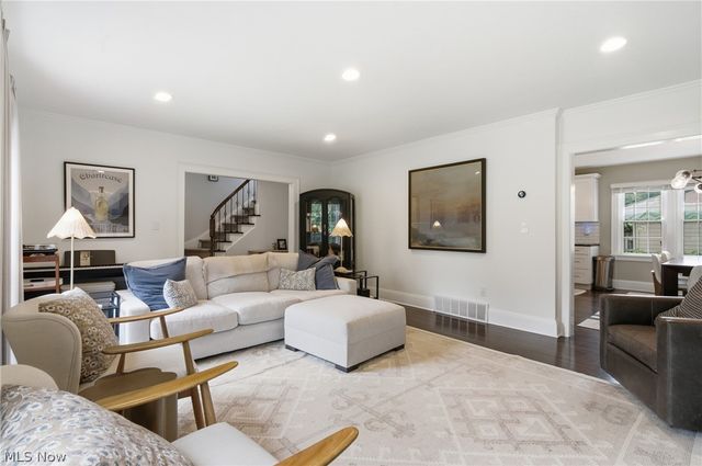 15712 Chadbourne Road, Shaker Heights, OH 44120