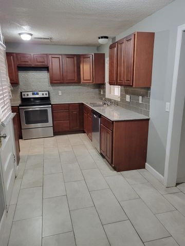 1229 S PERKINS RD, Memphis, TN 38117