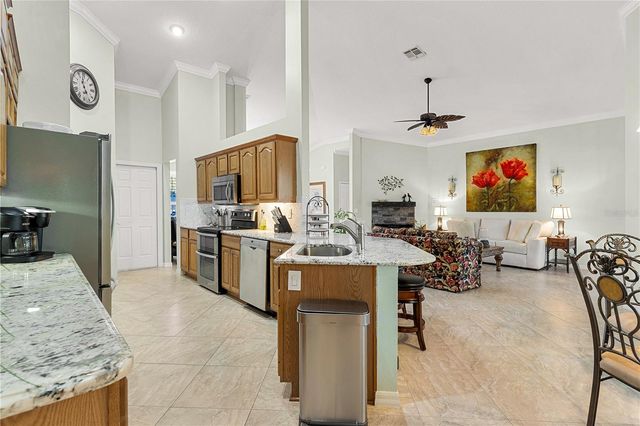 5355 GROVE MANOR, Lady Lake, FL 32159