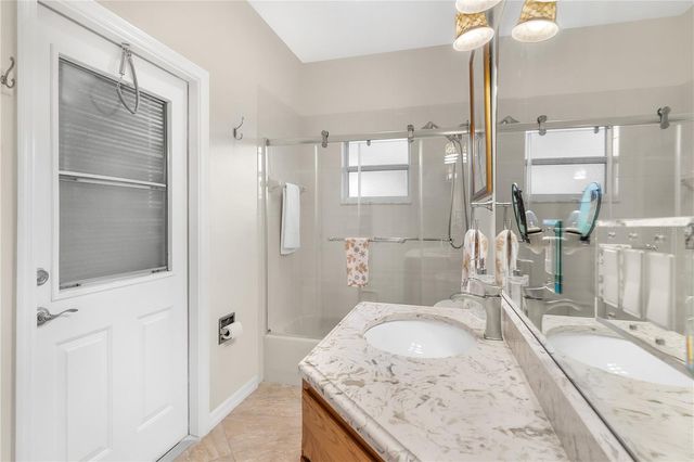 5355 GROVE MANOR, Lady Lake, FL 32159