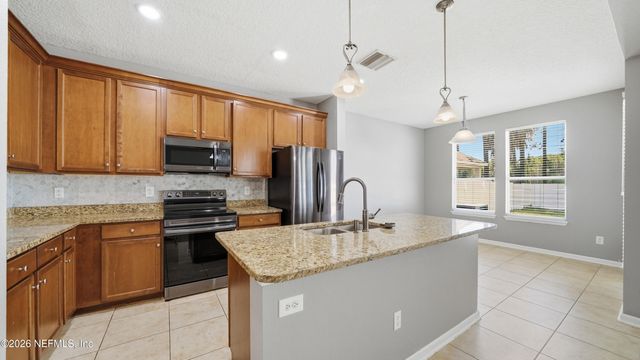 650 BRIAR VIEW Drive, Orange Park, FL 32065