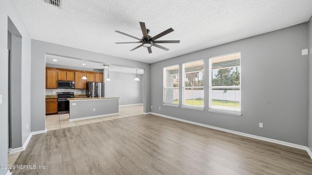 650 BRIAR VIEW Drive, Orange Park, FL 32065
